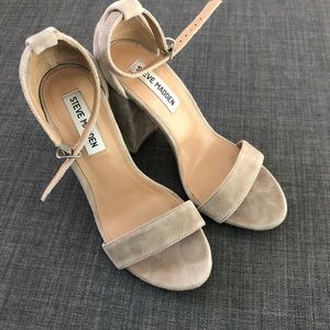 Steve Madden Carson Sandal in Nude Suede